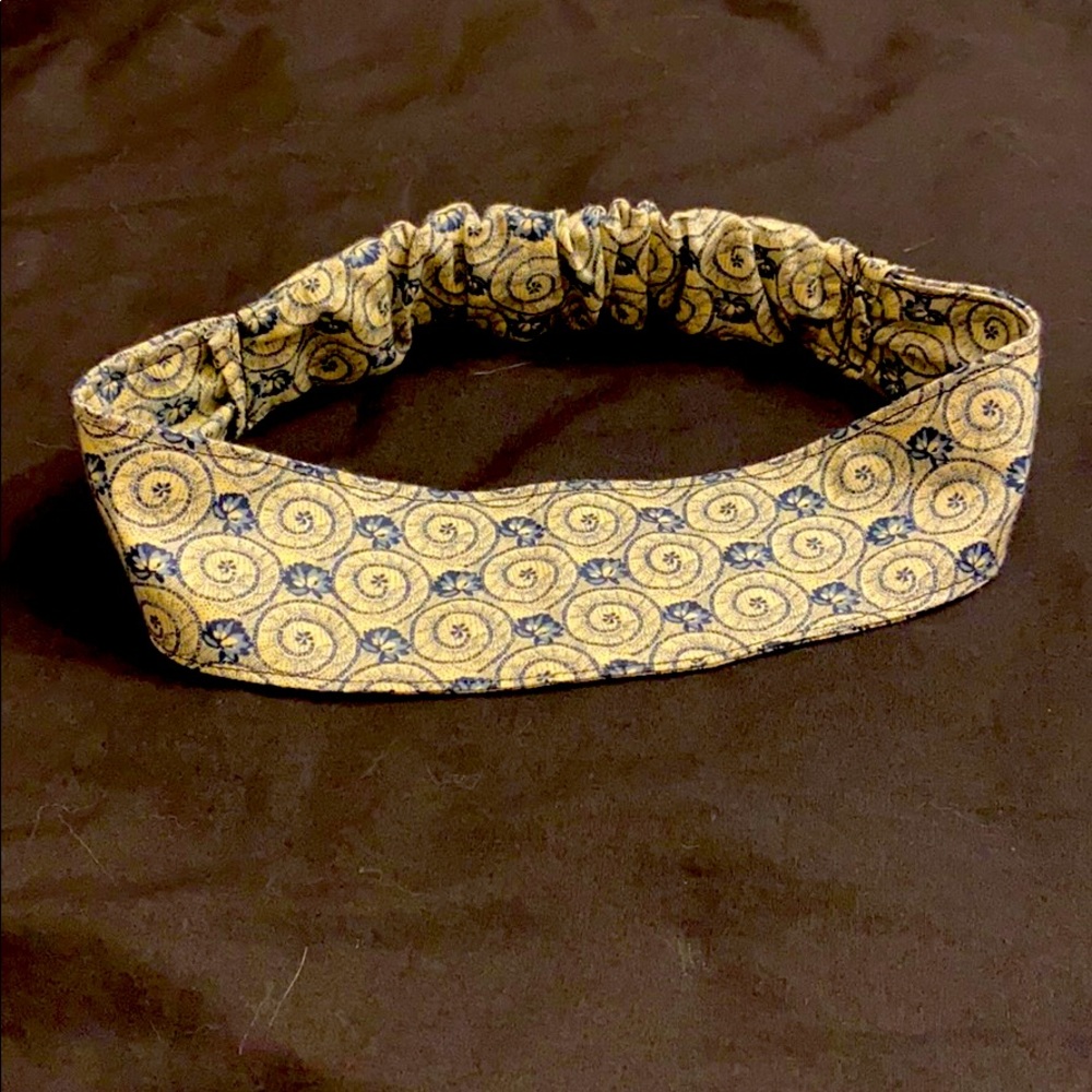 Vintage headband blue and cream in color